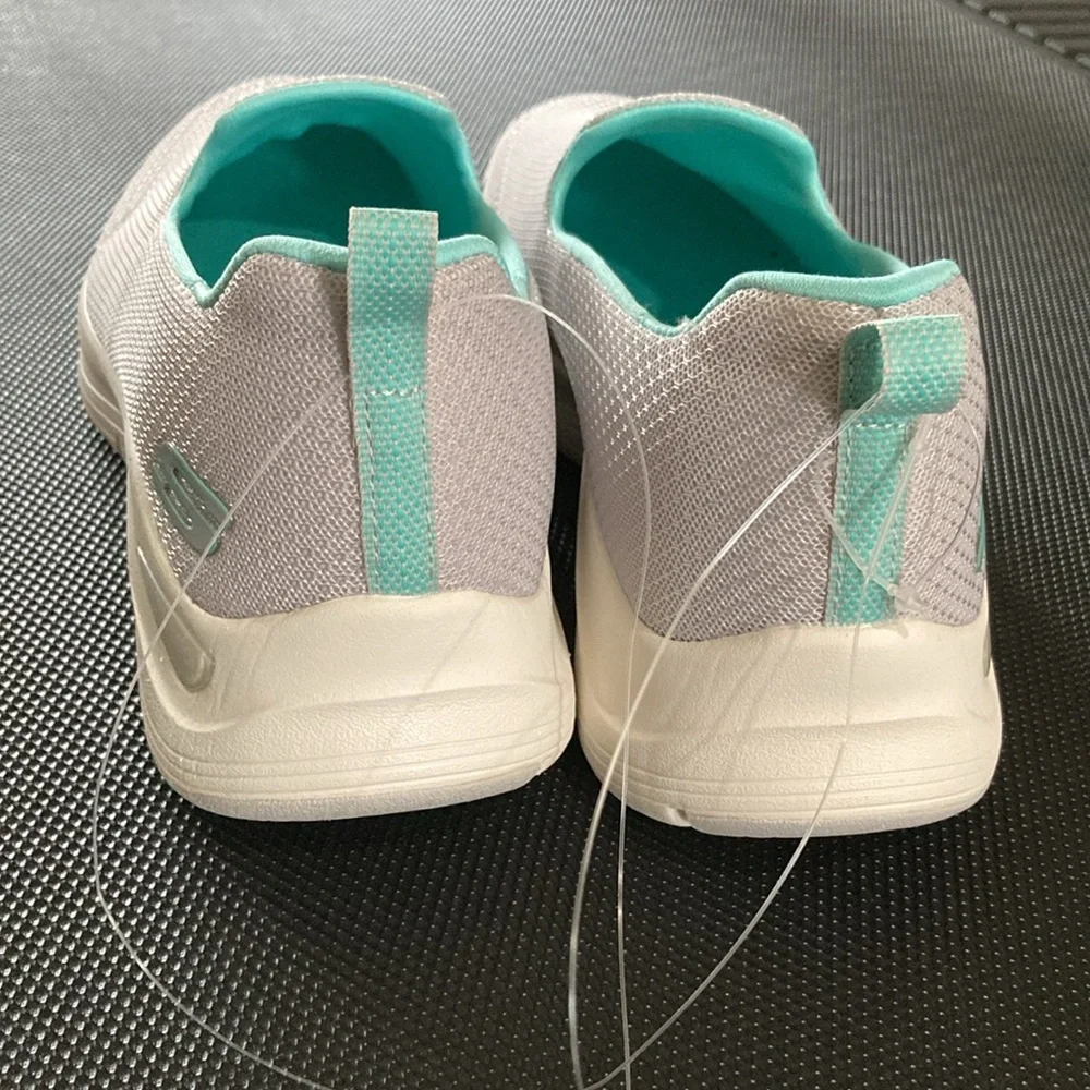 Brand New Skechers - Picture 9 of 13